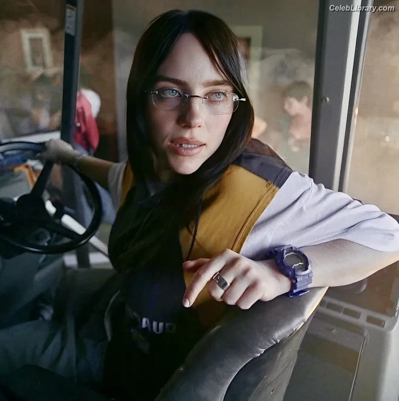 Billie Eilish photo 14 of 1846