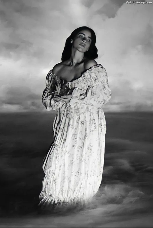 Billie Eilish photo 17 of 1846