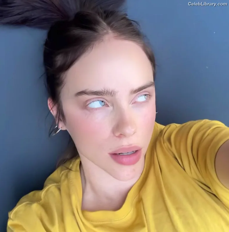 Billie Eilish photo 22 of 1846
