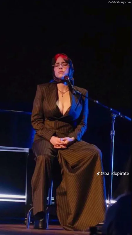 Billie Eilish photo 5 of 1846