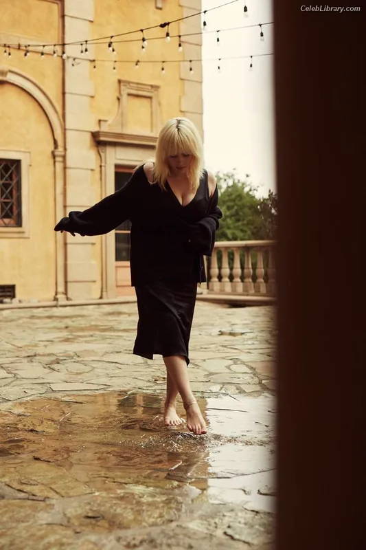 Billie Eilish photo 8 of 1846