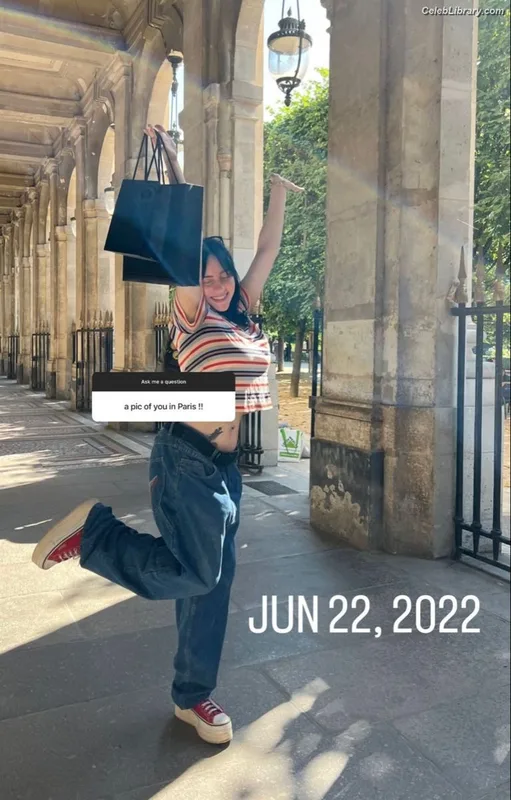 Billie Eilish photo 8 of 1846