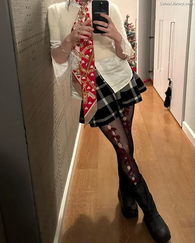 Billie Eilish photo 19 of 1846