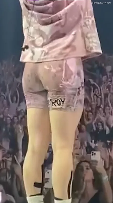 Billie Eilish photo 20 of 1846