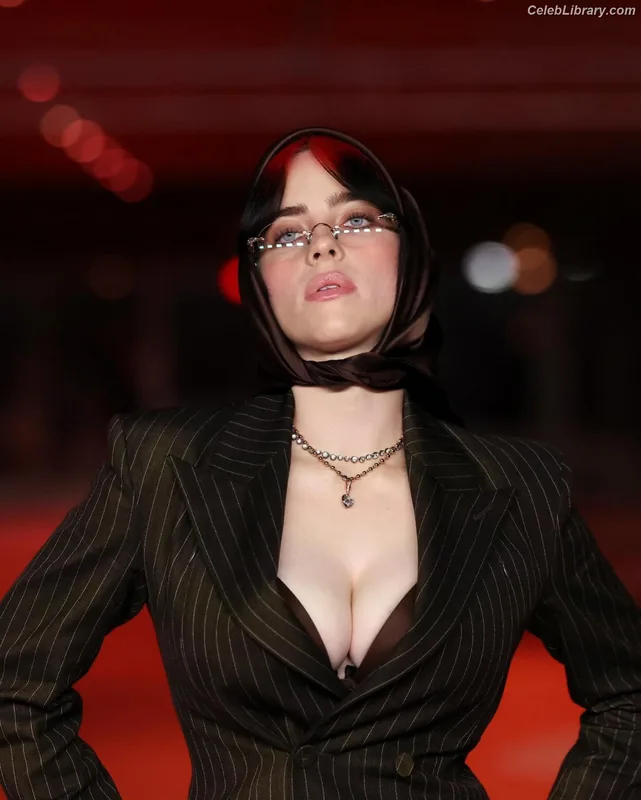 Billie Eilish photo 2 of 1846