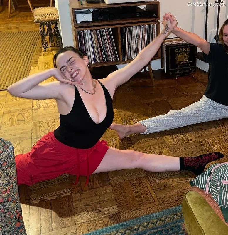 Billie Eilish photo 23 of 1846