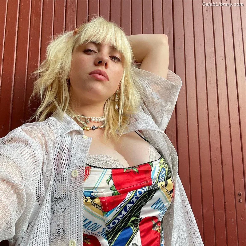 Billie Eilish photo 2 of 1846