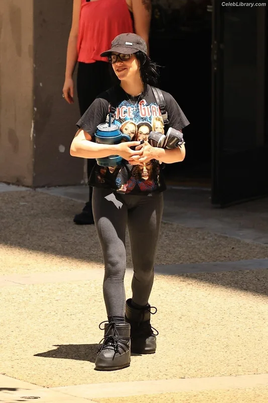 Billie Eilish photo 4 of 1846
