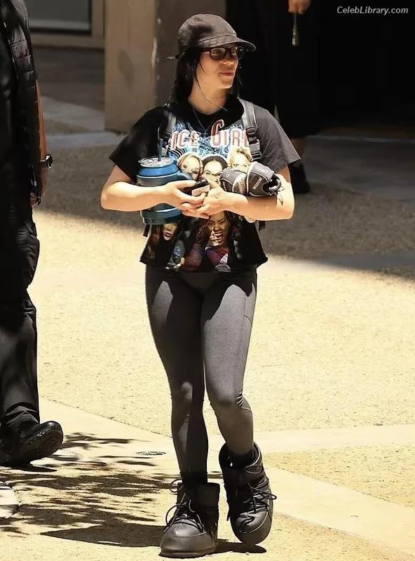 Billie Eilish photo 6 of 1846