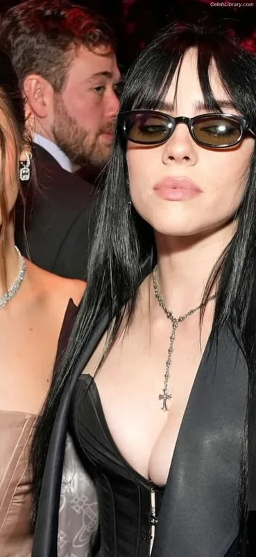 Billie Eilish photo 18 of 1846