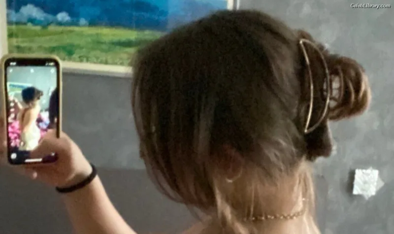 Billie Eilish photo 22 of 1846