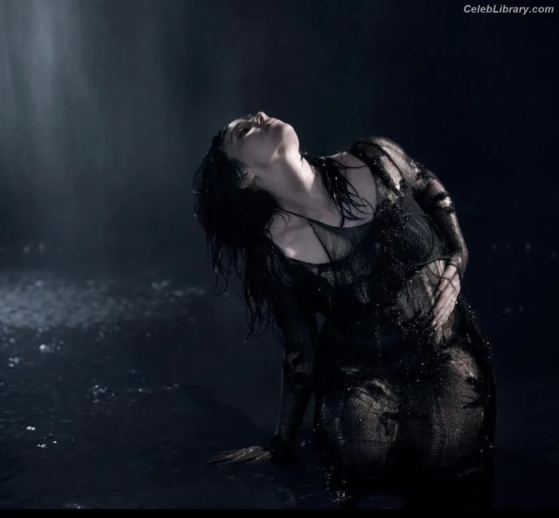 Billie Eilish photo 16 of 1846