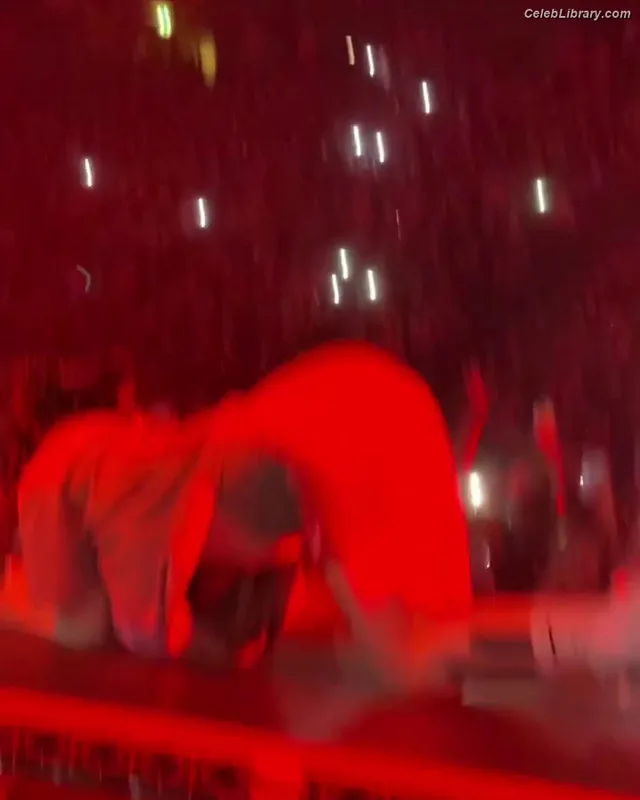 Billie Eilish photo 10 of 1846