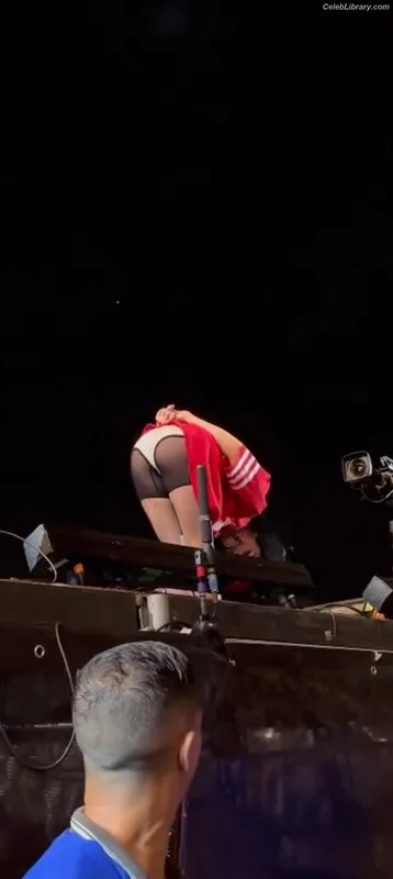 Billie Eilish photo 17 of 1846