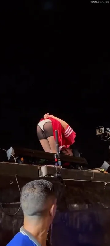 Billie Eilish photo 18 of 1846