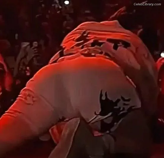 Billie Eilish photo 23 of 1846