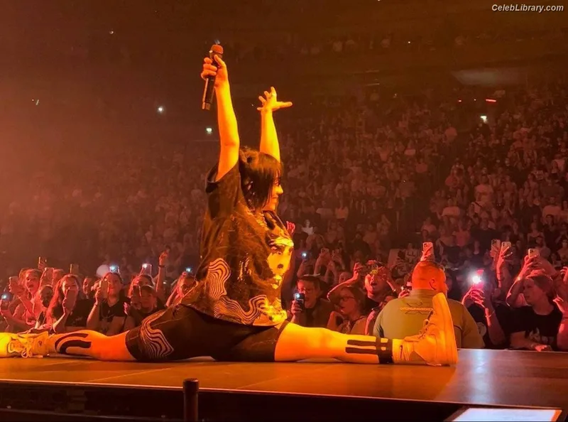Billie Eilish photo 6 of 1846
