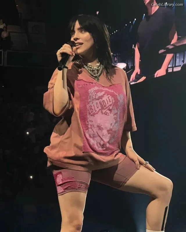 Billie Eilish photo 17 of 1846