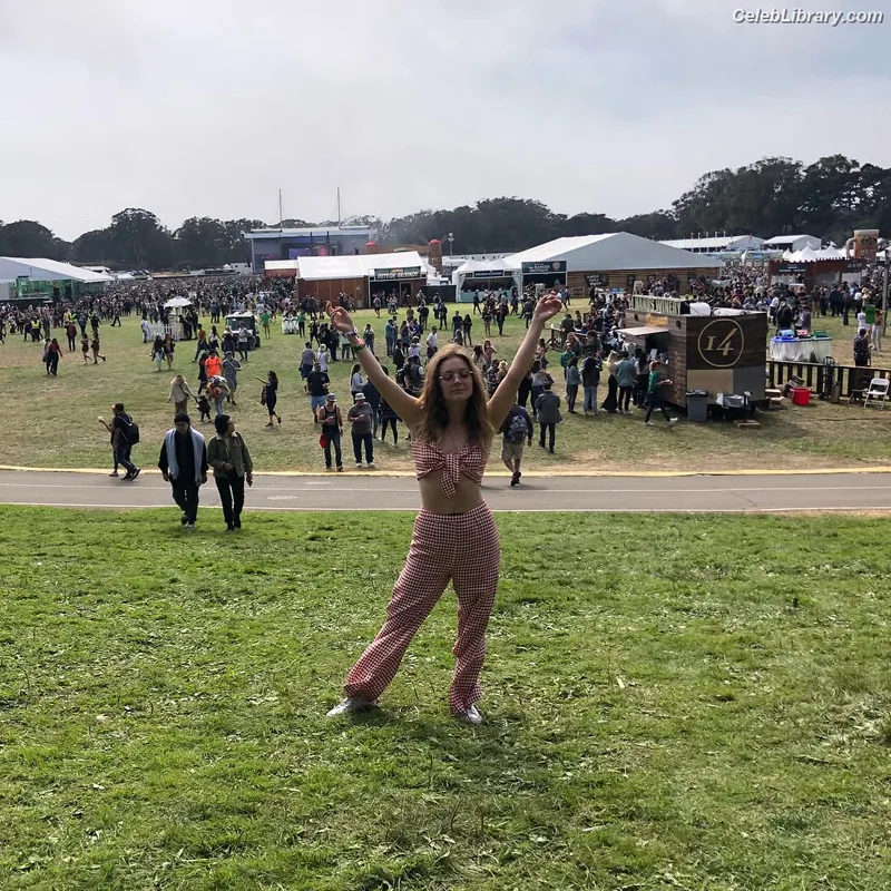 Billie Lourd photo 20 of 60