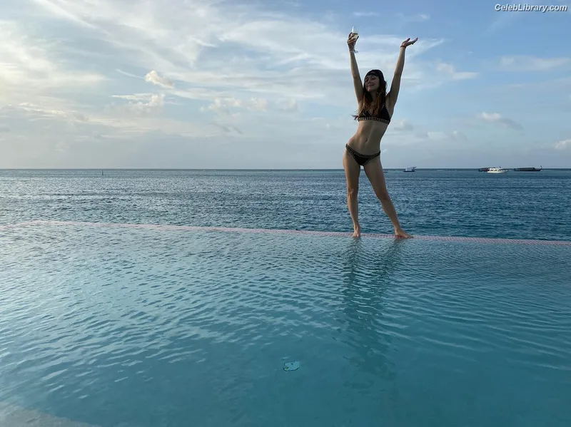 Billie Lourd photo 3 of 60
