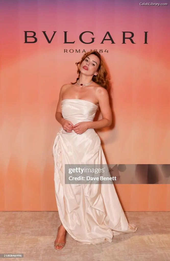 Billie Piper photo 22 of 620