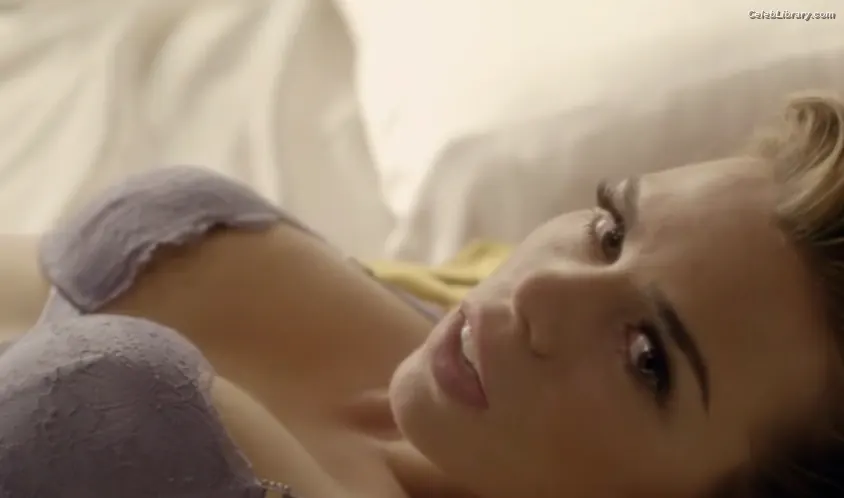 Billie Piper photo 9 of 620