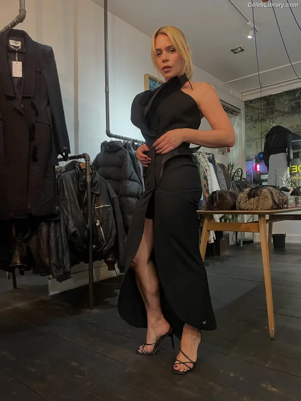 Billie Piper photo 11 of 621