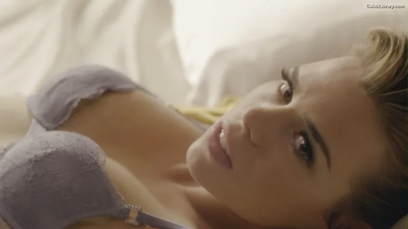 Billie Piper photo 5 of 621