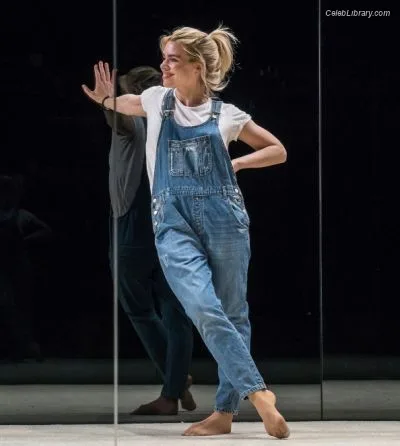 Billie Piper photo 12 of 621