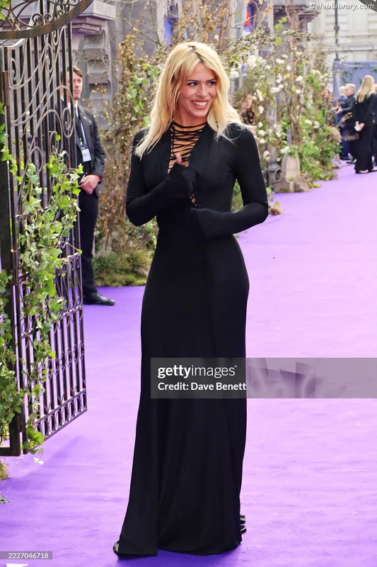 Billie Piper photo 14 of 621