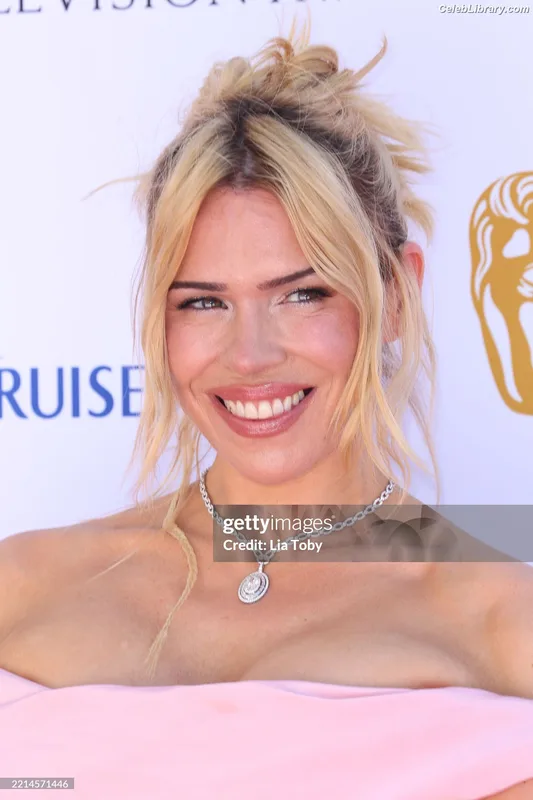 Billie Piper photo 11 of 621