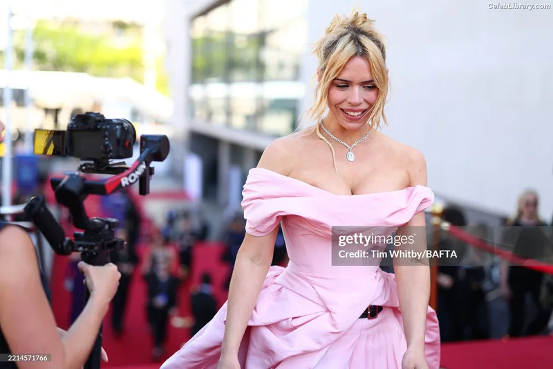 Billie Piper photo 19 of 621