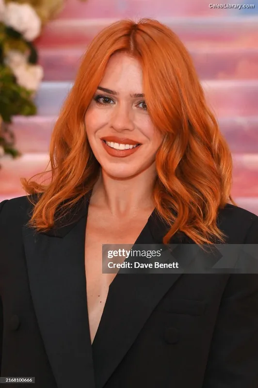 Billie Piper photo 3 of 621