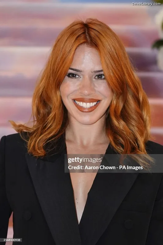 Billie Piper photo 4 of 621