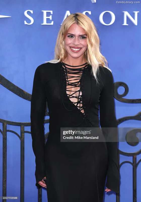 Billie Piper photo 1 of 621