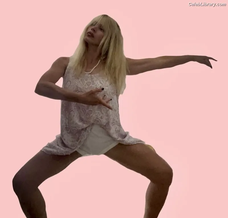 Billie Piper photo 9 of 621