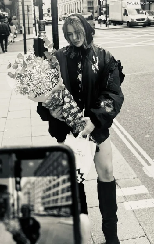 Billie Piper photo 12 of 621