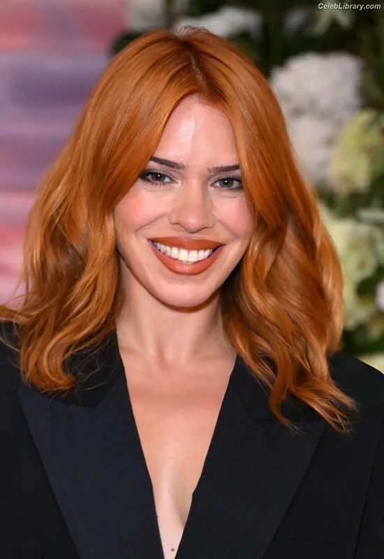 Billie Piper photo 23 of 621