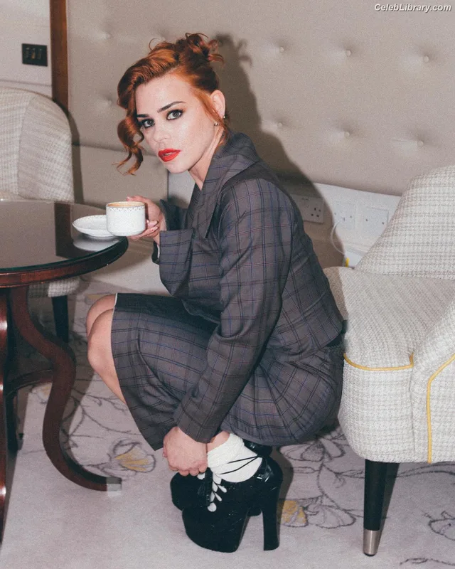 Billie Piper photo 3 of 621