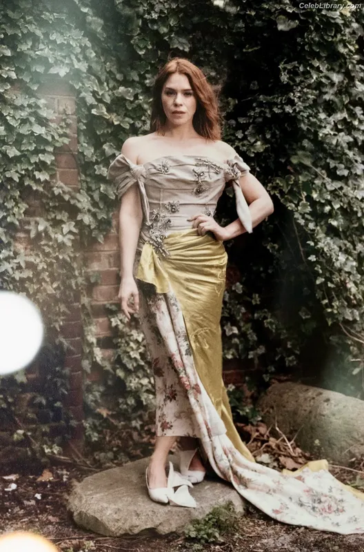 Billie Piper photo 15 of 621