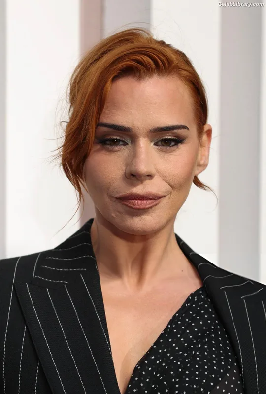 Billie Piper photo 23 of 621