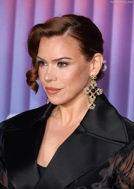 Billie Piper photo 18 of 621