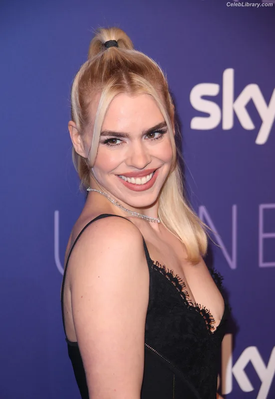 Billie Piper photo 23 of 621