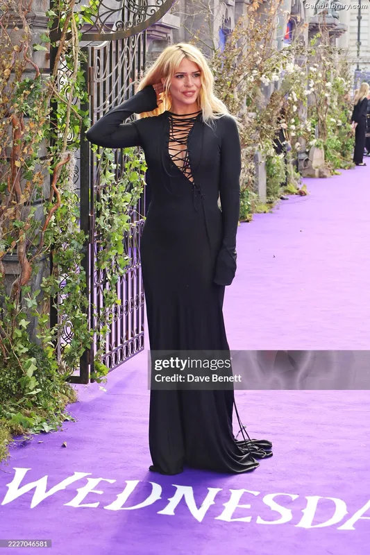 Billie Piper photo 4 of 621