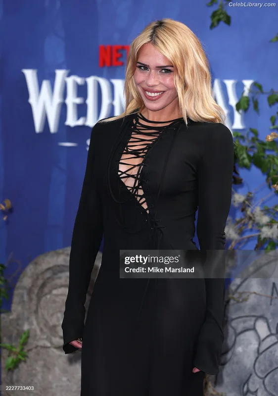 Billie Piper photo 9 of 621