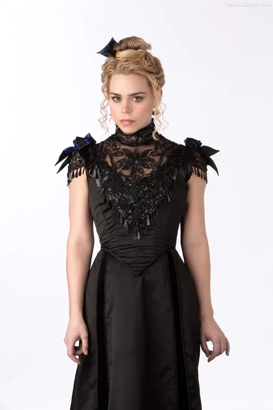 Billie Piper photo 10 of 621