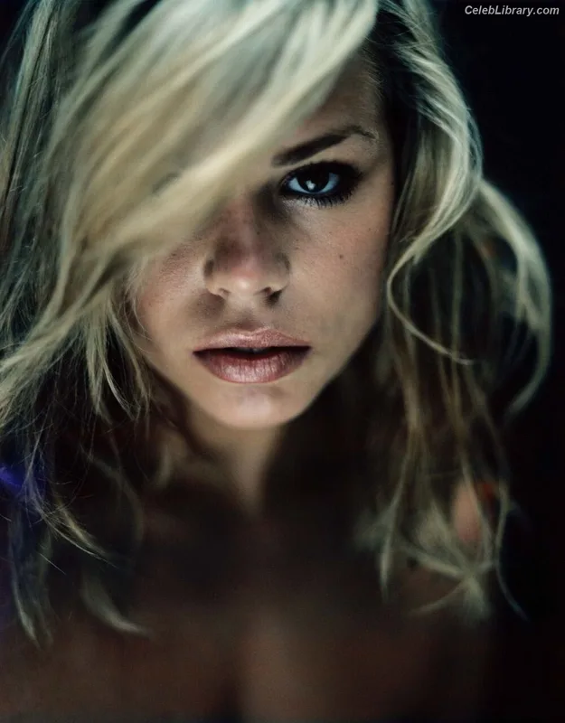 Billie Piper photo 7 of 621