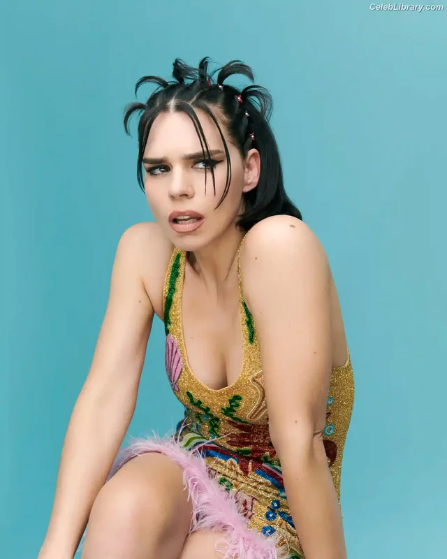 Billie Piper photo 14 of 621