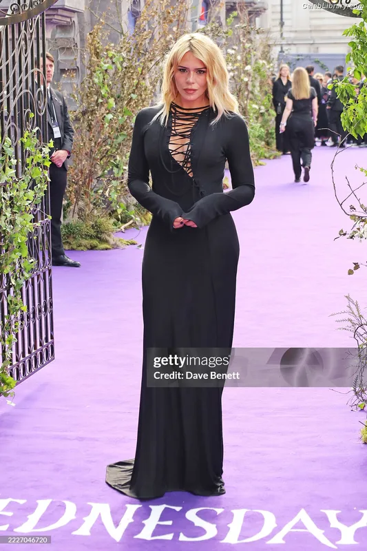Billie Piper photo 21 of 621