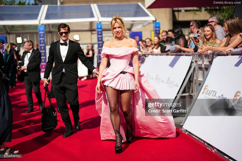 Billie Piper photo 5 of 621
